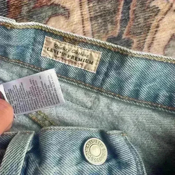 Levi's 501 High Rise Denim Shorts Hidden Button Fly Light Wash - Picture 2 of 5